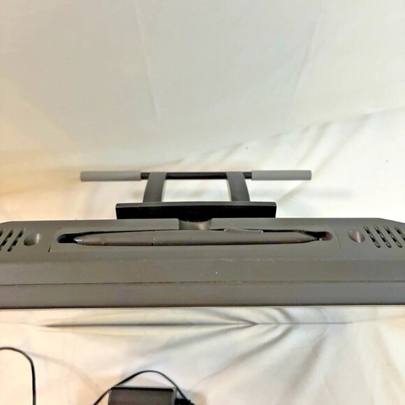 Wacom LCD Graphic Drawing Tablet DTF-720A Touchscreen+Wireless Pen, Stand & Cord - Picture 3 of 6